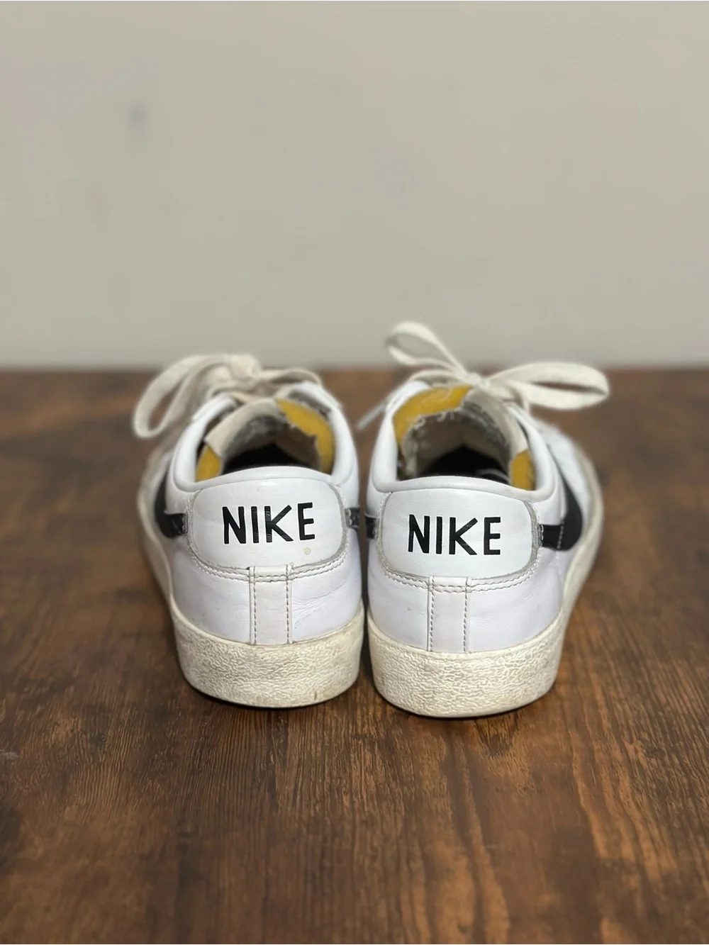 Nike Men’s White & Black Low-Top Sneakers